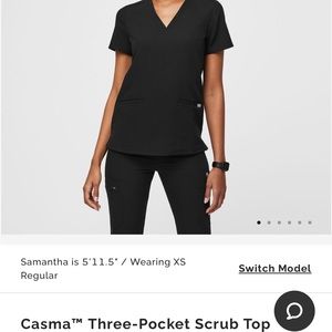 Casma black XS figs scrub top